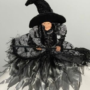 Halloween witch in mint condition.